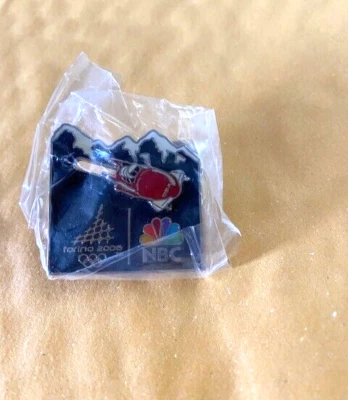 TORINO OLYMPICS NBC MEDIA PRESS EXECUTIVE PIN 2 MAN BOBSLED SLIDING PIN RARE NEW - Image 1 of 2