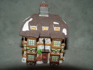 Christmas Ornament Charles Dickers Heritage Sir John Falstaff Inn 1995 - Picture 1 of 2