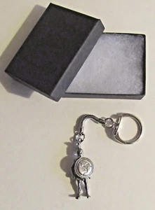 F) KEYRING PEWTER GREEK SOLDIER SPARTAN WARRIOR SHIELD SWORD HELMET FIGHTER - Picture 1 of 3