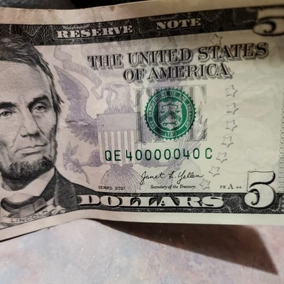 Fancy Serial Number 5 Dollar Bill 40000040 - Image 1 of 4