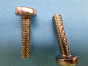 Tornillos de acero inoxidable Phillips Pan Head 10/un. M5-.8 X 20 mm - Imagen 1 de 3