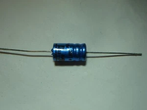 4,7uF 250V Elko Axial #10-10F - Imagen 1 de 2