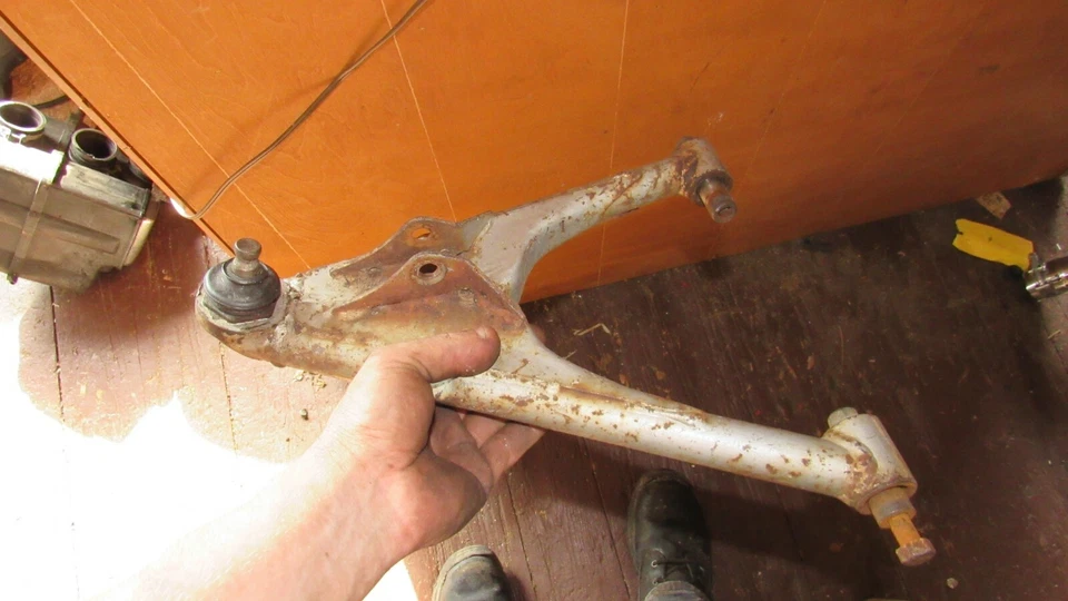 1988 kawasaki ksf250 mojave lower a arm - Image 1 of 1