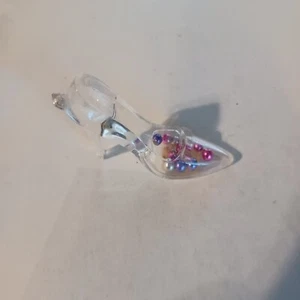 Klar High Heel mit Perlen, Schlüsselanhänger 2,5"x 2"x 1" in ausgezeichnetem Zustand - Bild 1 von 5