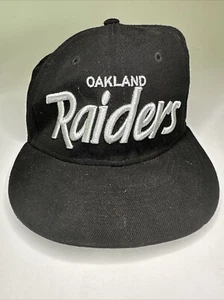 Oakland Raiders Spellout NFL New Era Script 59FIFTY Sombrero Negro Talla 7 1/4 Lana - Imagen 1 de 9