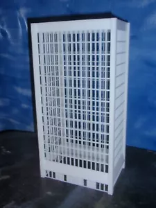 N-Maßstab Wolkenkratzer/Gebäude/Hochhaus/Bürogebäude - offene Fenster - Sky2 - Bild 1 von 6