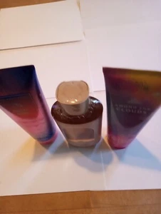 3 (Körpercremes und ein Duschgel) Neu 55 $ - Bild 1 von 4