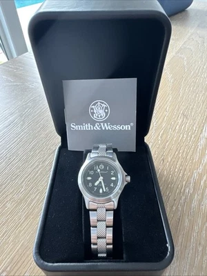 Smith & Wesson Reloj Mujer ACERO INOXIDABLE JAPÓN 10 ATM RESISTENTE AL AGUA NEGRO Foto 1 de 4