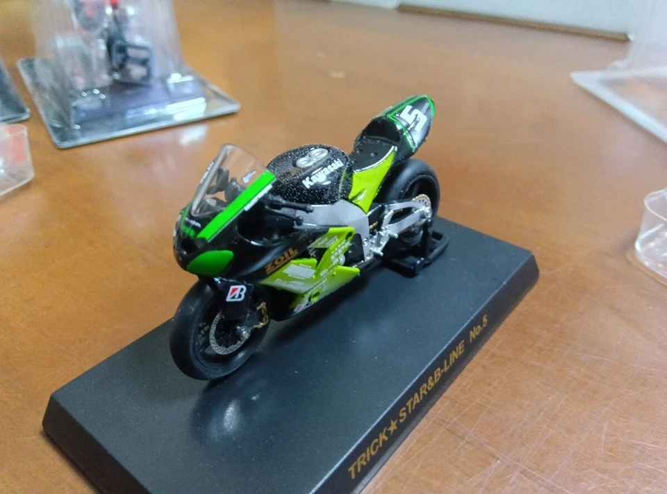 1/32 Kyosho Suzuka 8 Hours Kawasaki ZX-10R Tsuruta Hasegawa KYOSHO KAWASAKI - Image 1 of 1