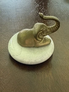 "Estatuilla pisapapeles vintage de latón con base de piedra de mármol 2 1/4"" FS!" - Imagen 1 de 4