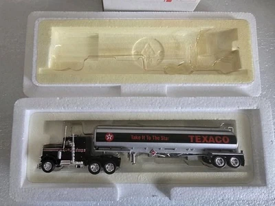 Remolque tractor Matchbox CCY09-M-Texaco Peterbilt Foto 1 de 2