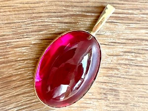 CIONDOLO con PIETRA COLORATA ROSSA 583/14 CARATI ORO GIALLO/ORO ROSSO RUSSO - Foto 1 di 9