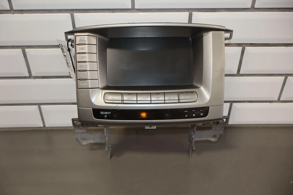 04-07 Pantalla de visualización de radio Lexus LX470 con panel de control automático de temperatura climática Foto 1 de 4