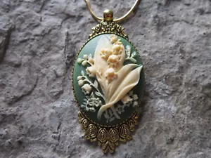 LIRIO DE LOS VALLES COLLAR CHAPADO EN ORO ANTIGUO - ÚNICO - FLORAL - VERDE - Imagen 1 de 1