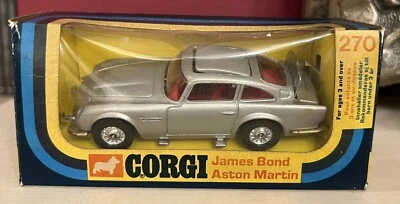 Corgi 270 James Bond Aston Martin DB5 in original box. 1977 2 Bandits - Image 1 of 4
