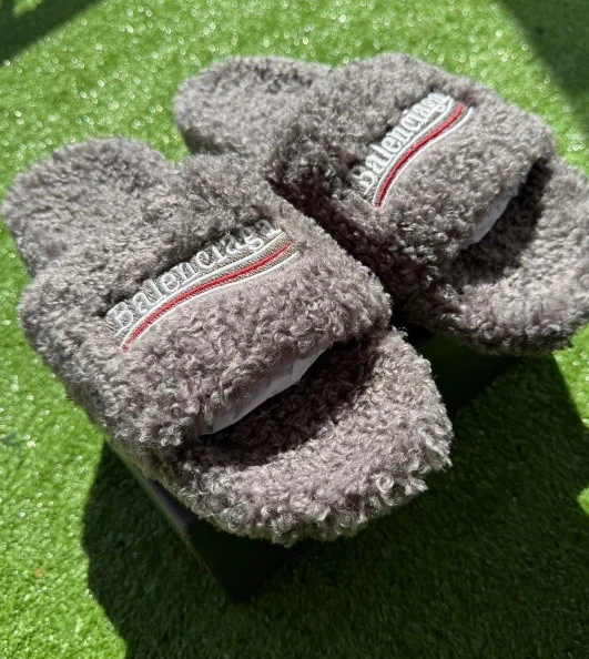 Toboganes de piel Balenciaga gris Foto 1 de 3