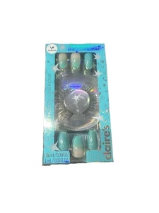 Claire's Unghie Finte Eleganti Blu con Ciglia Matchig Vegan - Foto 1 di 4