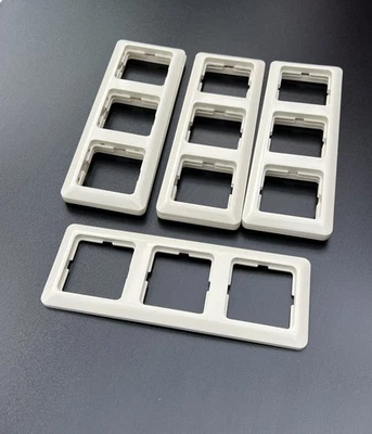 NEUWARE Berker Modul 2 cremeweiß glänzend 3-fach Rahmen 101302 weiß 21778 dreier - Bild 1 von 4