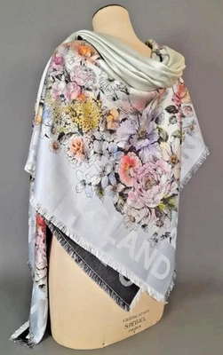 Estola de seda Burberry nuevo modelo auténtico Foto 1 de 4