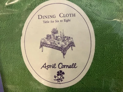 April Cornell tablecloth 60x90 green jacquard with 8 matching napkins. - Image 1 of 2