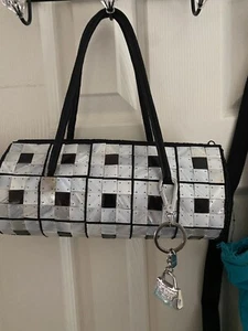Vintage Womens Black & White Mother of Pearl Shell Barrel Seed Beads Handbag - Picture 1 of 10