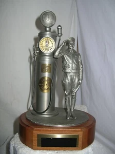 GULF OIL COMPANY AWARD TROPHY PEWTER STATUE CLOCK FACE GASOLINE PUMP FIGURINE - Picture 1 of 11