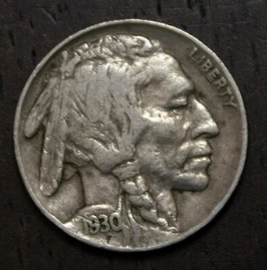 1930  Buffalo Nickel  Mid Grade     Lot  Y3032 - Picture 1 of 2