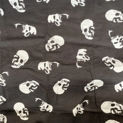 Franela calavera de tela para acolchado, costura y manualidades Foto 1 de 3
