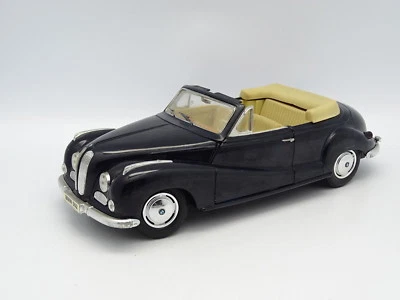 Revell SB 1/18 - BMW 502 Convertible Black - Image 1 of 2