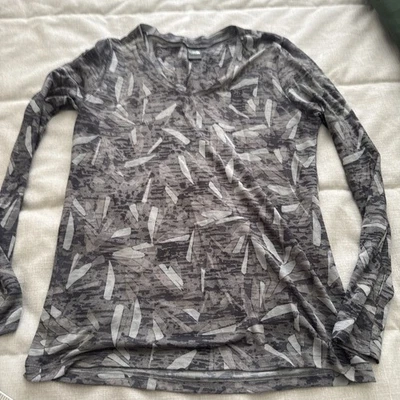North Face Womans Camo V Neck Semi Sheer Long Sleeve Shirt Top Black Gray MEDIUM - Image 1 of 4