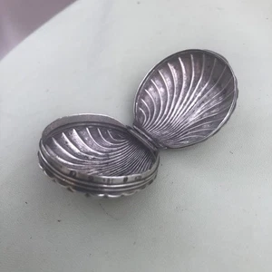 1807 Silver Clamshell Vinaigrette - Picture 1 of 11