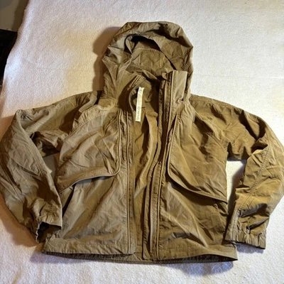 Chaqueta con Capucha Lululemon Always Sin Esfuerzo Resistente al Agua Caqui Tostado 2 *Defecto Foto 1 de 4