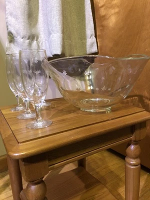 Perforadora de vidrio grabado MCM Starburst vintage con 4 vasos con tallo Foto 1 de 4