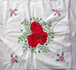 Menge 2 bestickte Quilt Quadrate Floral Baumwollmischung 18" rote Rosen Blumen # 5091 - Bild 1 von 15