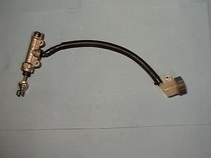 HONDA XR650R XR650 XR 650R OEM 2001 REAR MASTER CYLINDER WITH RESERVOIR - Picture 1 of 3