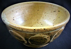 1976~Signed~STUDIO~Hand Thrown~BROWN~Pottery~RUSTIC BOWL~8 1/2"x4 1/4"~EXCELLENT - Picture 1 of 12