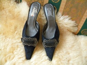 carlos santana black heels
