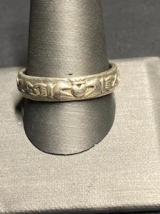 ANILLO BANDA CLADDAGH IRLANDÉS PLATA ESTERLINA 925 PARA HOMBRE TALLA 11,75 - Imagen 1 de 6