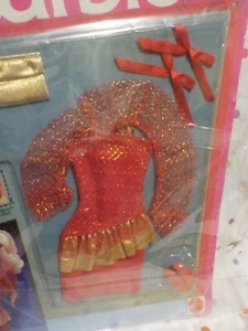 NEU Vintage "City Lights" Outfit für Barbie, Mattel, #664, leicht anzuziehen, NEU, rot - Bild 1 von 3