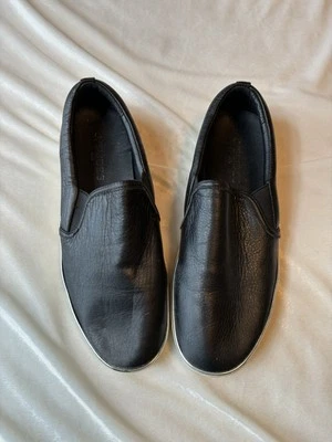 Zapatilla deportiva de cuero J/Slides negra sin cordones talla 8,5 Foto 1 de 4