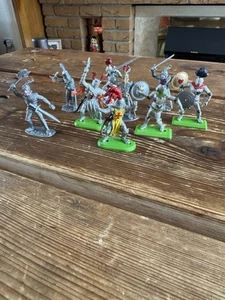Britains Deetail Medieval Silver Knights JOB LOT spares or repairs - Picture 1 of 4