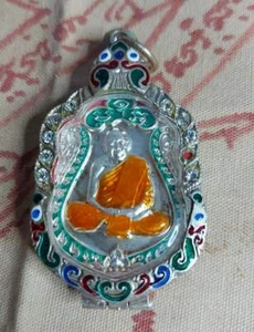 Estuche colgante moneda de plata amuleto de Buda tailandés phra lp tim wat Rahanrai. - Imagen 1 de 4