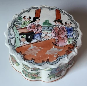 20. Jh. Vintage handbemalte Famille Rose chinesische Porzellan Kommode Schatulle Dose - Bild 1 von 11