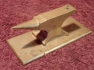 NICE VINTAGE 0.37  kg  SMALLER  LITTLE BRASS ANVIL SWEDEN SWEDISH - Picture 1 of 4