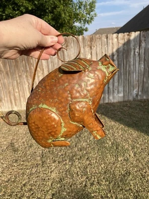 Arte popular regadera de cerdo martillado metal decoración de jardín Foto 1 de 4