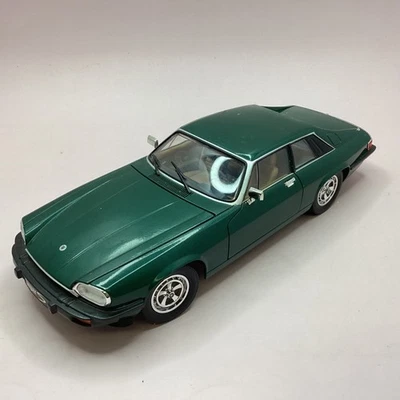 Road Signature 1:18 1975 Jaguar XJS Green Diecast Model Car (10B) MO#8767 - Image 1 of 4