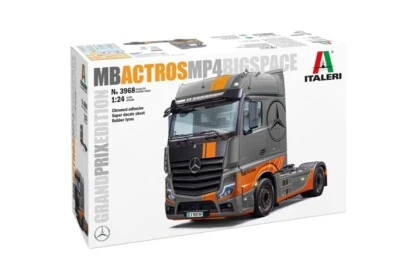 Modellino camion 1/24 MB Actros MP4 Big Space - Grand Prix Edition ITALERI 3968 - Immagine 1 di 4