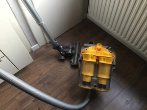 Dyson VC 11 Bodenstaubsauger - Bild 1 von 12