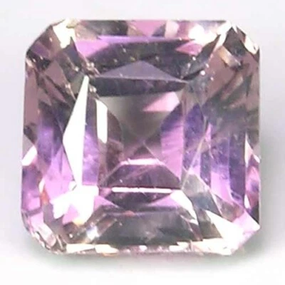 PLEASURABLE TANZANIA INTENSE RASPBERRY PINK MALAYA GARNET 1.3CT - EMERALD CUT - Image 1 of 3