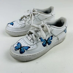 Nike Air Force Blanco Tenis Zapatos Talla 6 Juvenil Mariposa Arte Estampado - Imagen 1 de 7